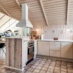 Tovi - 4km From The Sea By Interhome