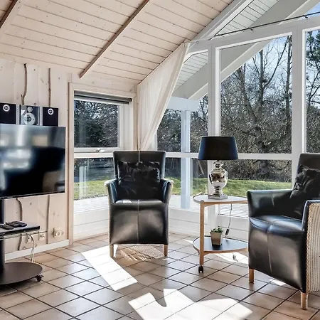 Tovi - 4km From The Sea By Interhome