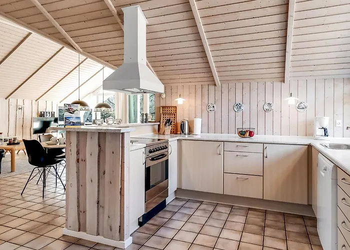 Tovi - 4km From The Sea By Interhome